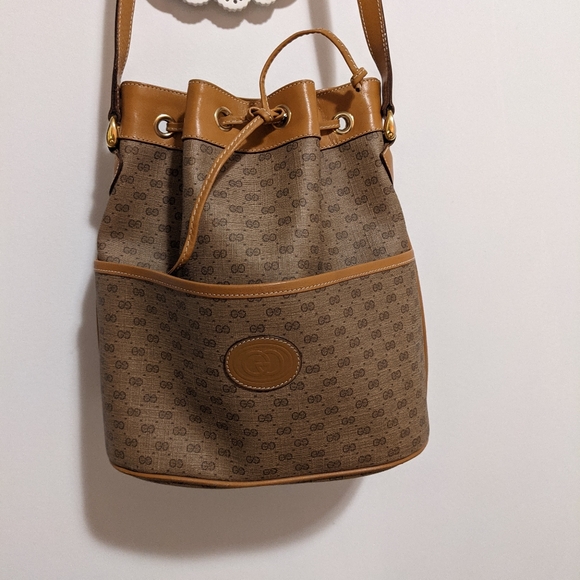 * SOLD *  Authentic Vintage 1980s Gucci Bucket Bag - Picture 1 of 16